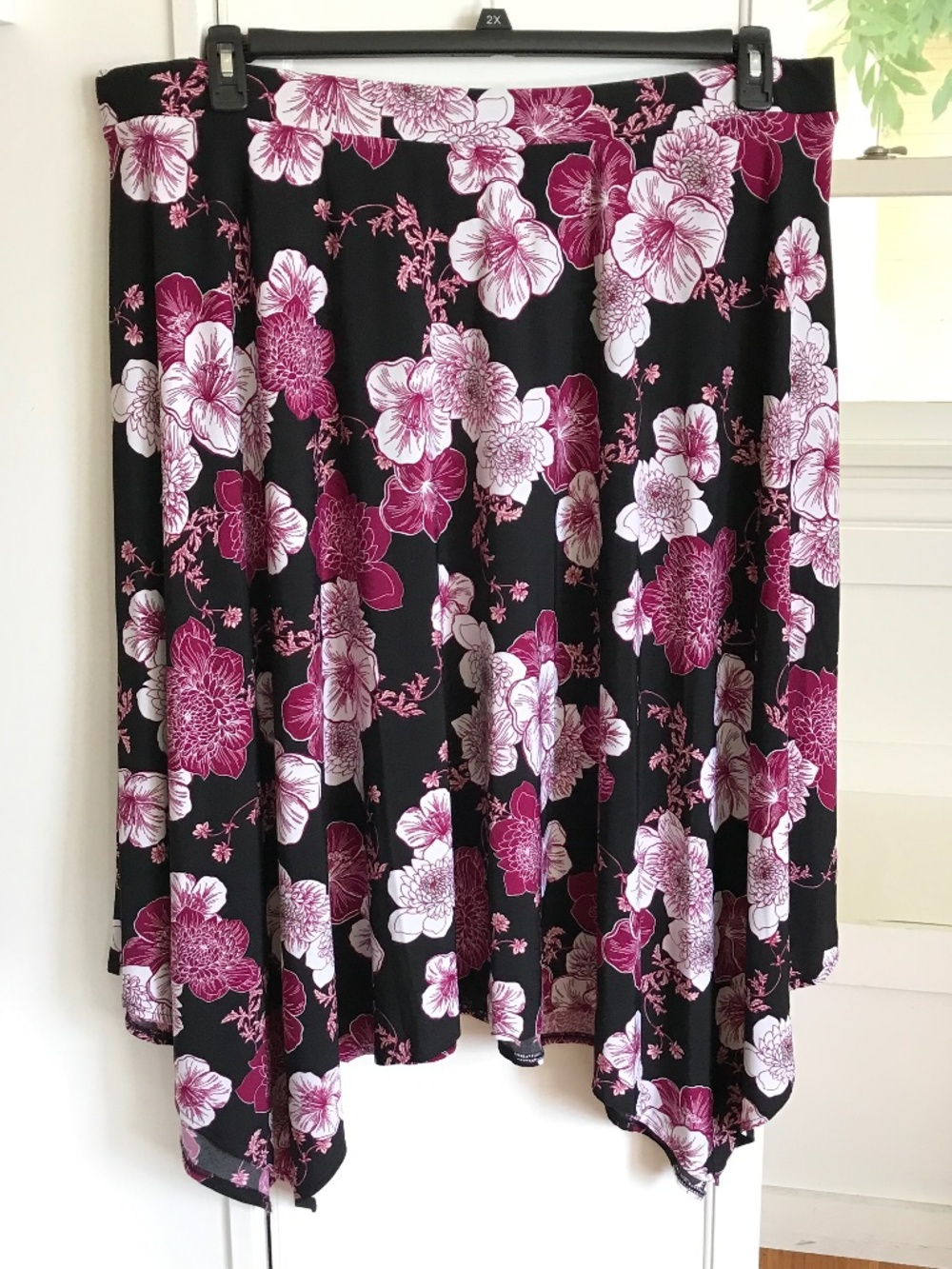 LANE BRYANT Floral Asymmetrical Skirt Black Burgundy Women’s Plus Size 22/24 3X